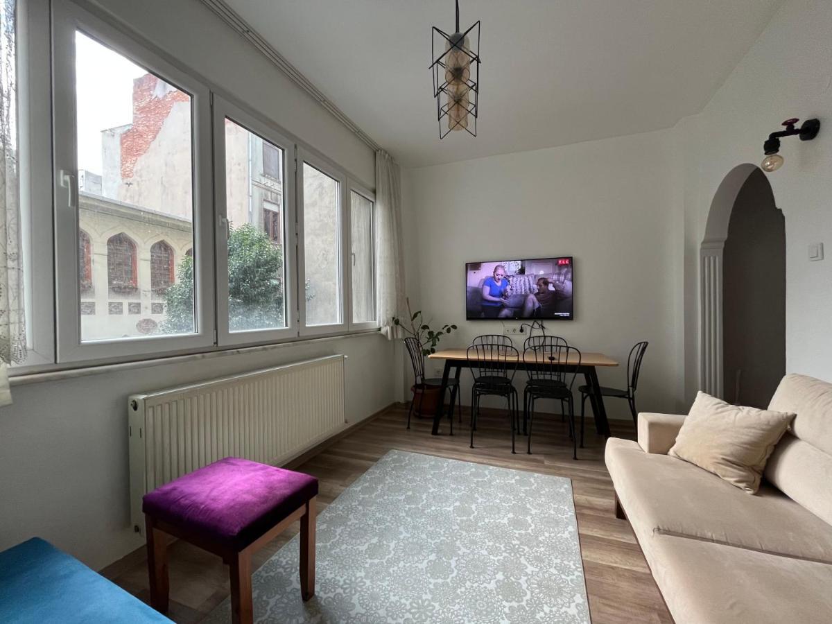 Centrally Located, 2+1 House In Taksim, Cihangir Apartman Isztambul Kültér fotó