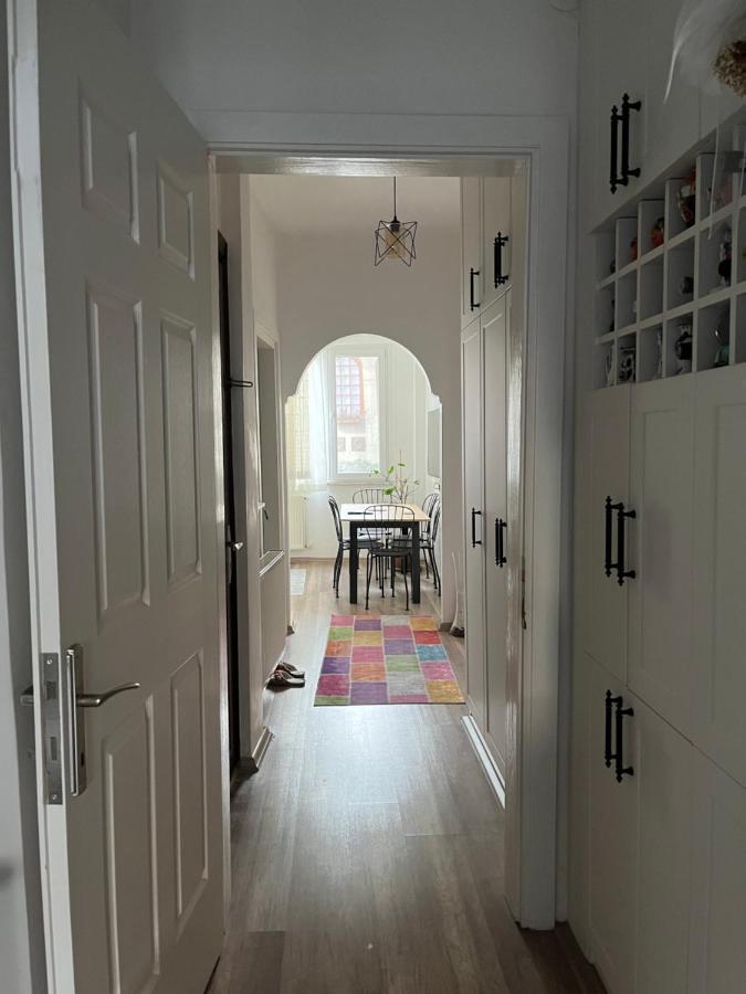 Centrally Located, 2+1 House In Taksim, Cihangir Apartman Isztambul Kültér fotó
