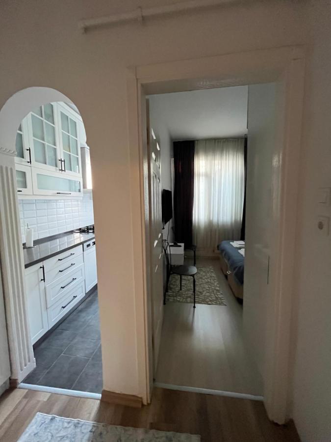 Centrally Located, 2+1 House In Taksim, Cihangir Apartman Isztambul Kültér fotó