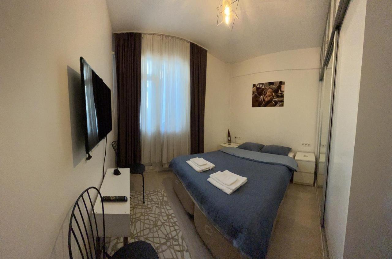 Centrally Located, 2+1 House In Taksim, Cihangir Apartman Isztambul Kültér fotó