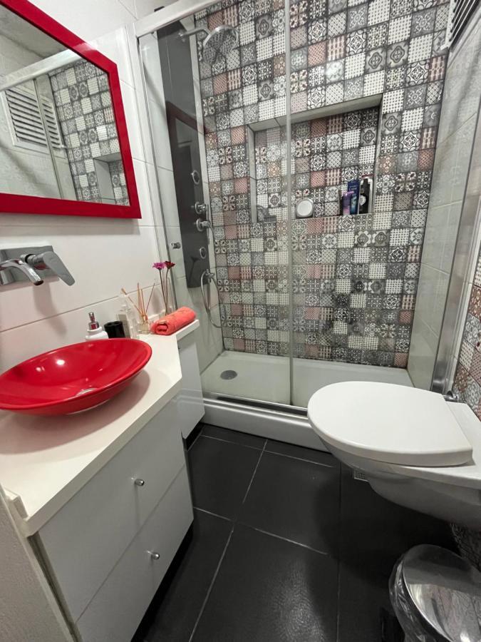 Centrally Located, 2+1 House In Taksim, Cihangir Apartman Isztambul Kültér fotó