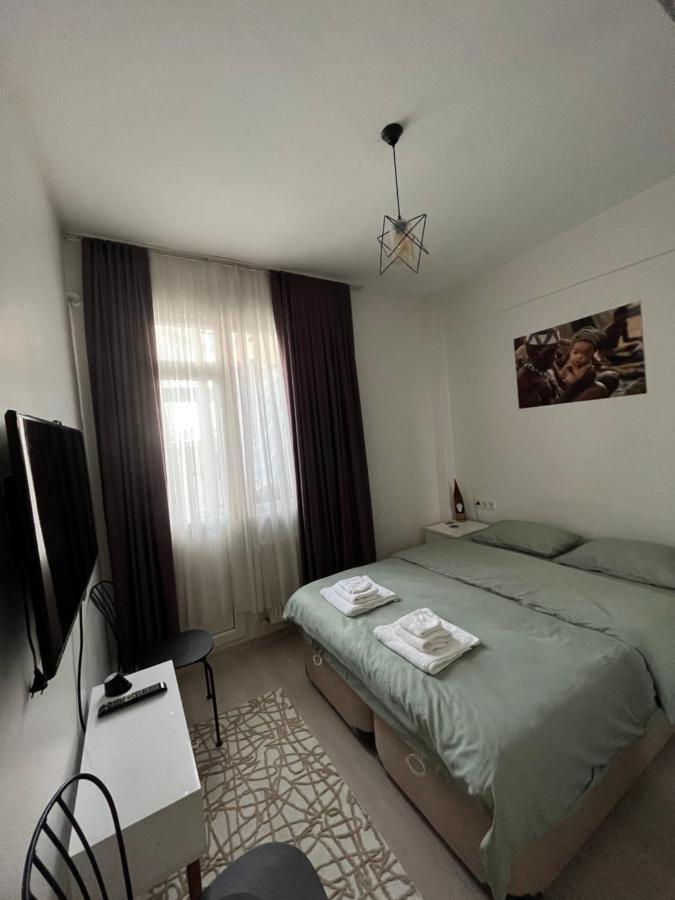 Centrally Located, 2+1 House In Taksim, Cihangir Apartman Isztambul Kültér fotó