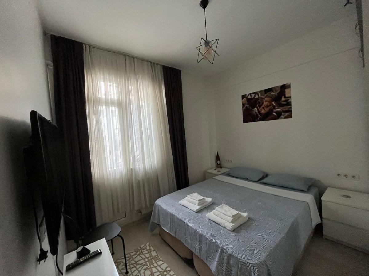 Centrally Located, 2+1 House In Taksim, Cihangir Apartman Isztambul Kültér fotó